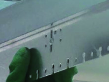 ①NUプレートの仮固定 ①NUプレートの仮固定